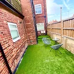 Apartment Holdsworth House