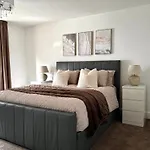 Apartment Holdsworth House *